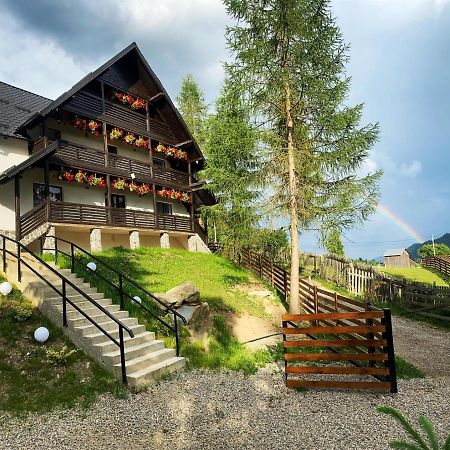 Roua Bucovinei Villa ซาโดวา ภายนอก รูปภาพ