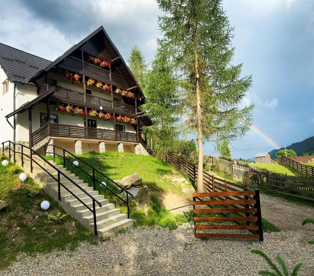 Roua Bucovinei Villa ซาโดวา ภายนอก รูปภาพ